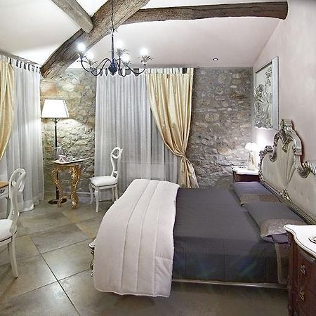 Strada Giulia 16 Hotel โบลเกริ ภายนอก รูปภาพ