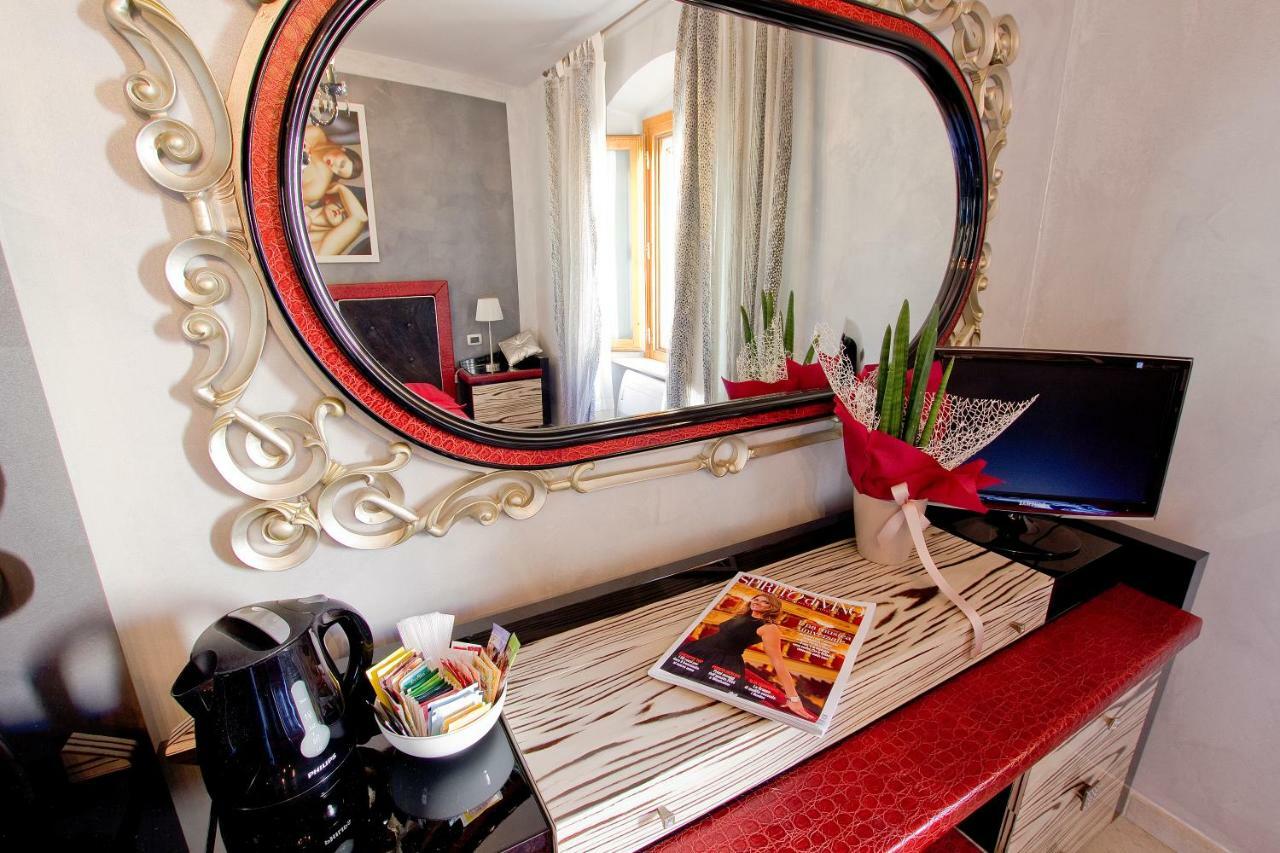 Strada Giulia 16 Hotel โบลเกริ ภายนอก รูปภาพ