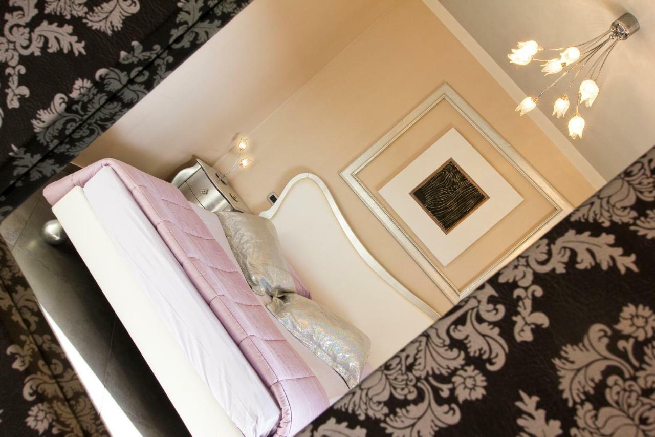 Strada Giulia 16 Hotel โบลเกริ ภายนอก รูปภาพ